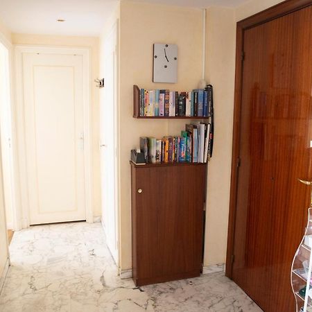 Chill Out Apartment, 2 Mins From Beach Nizza Exterior foto