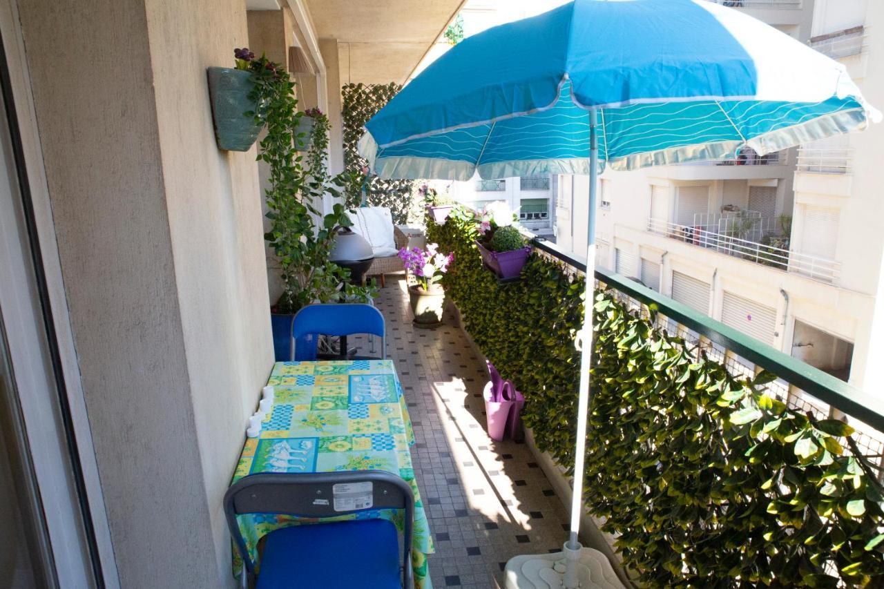 Chill Out Apartment, 2 Mins From Beach Nizza Exterior foto