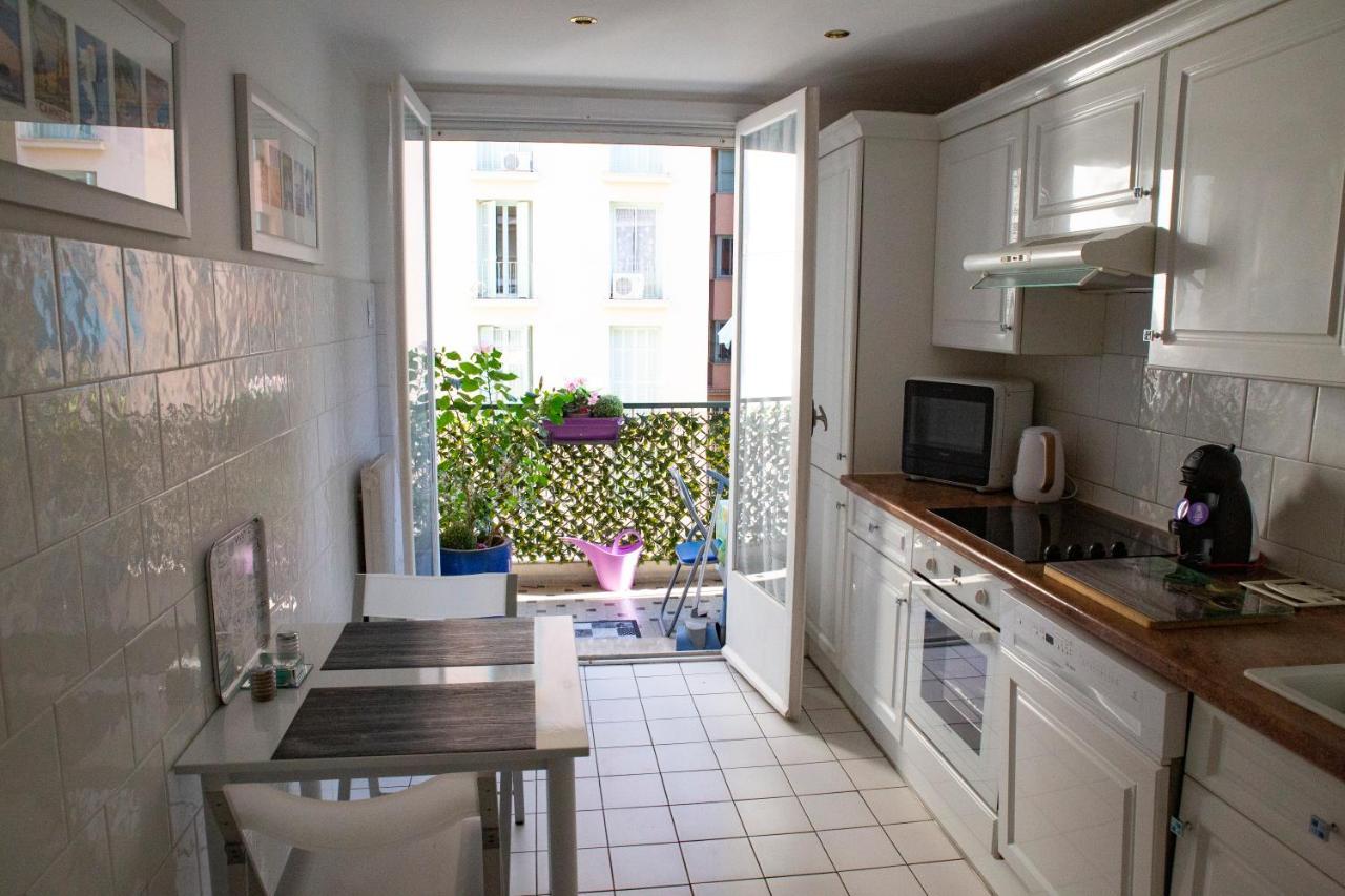 Chill Out Apartment, 2 Mins From Beach Nizza Exterior foto